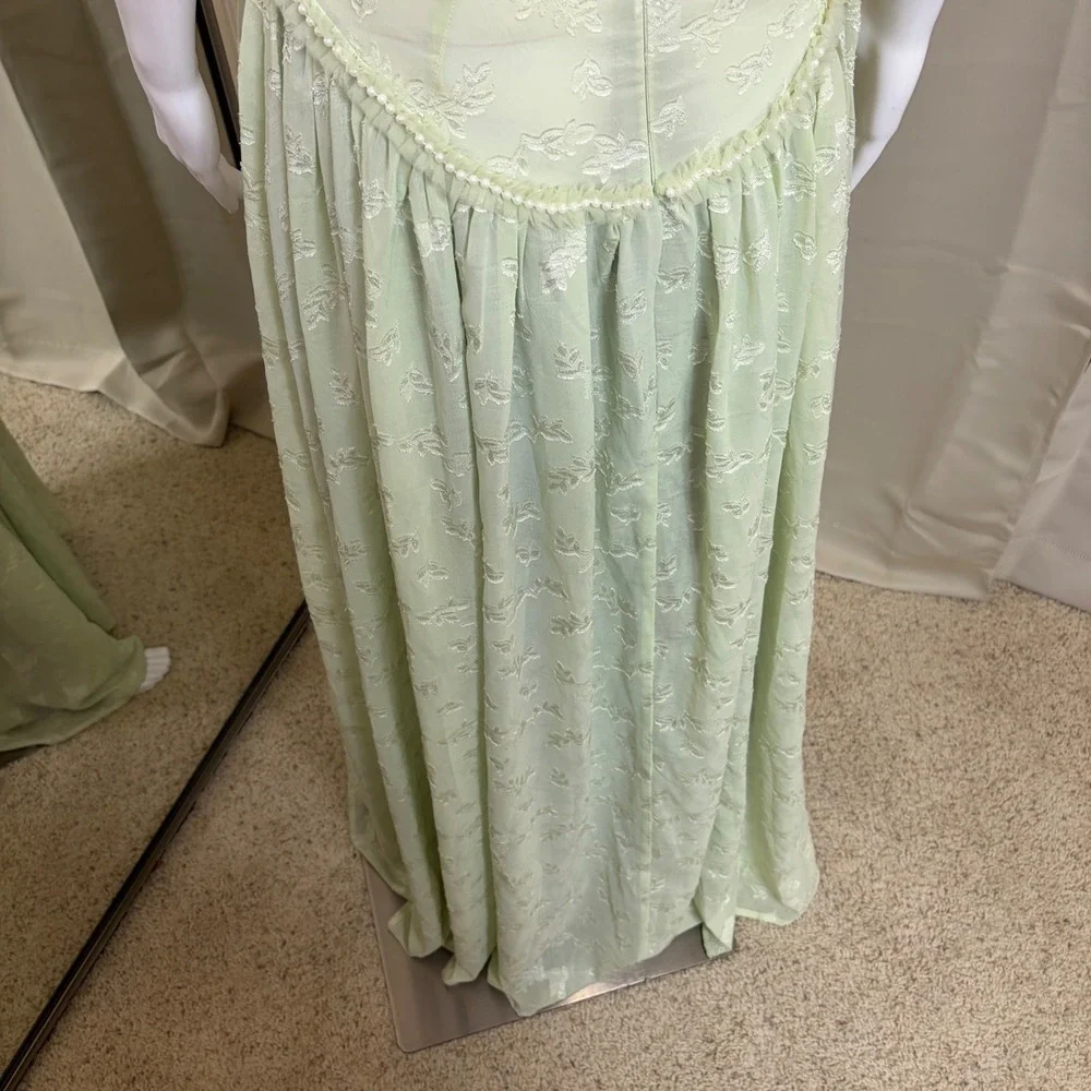 Miss Circle sage green